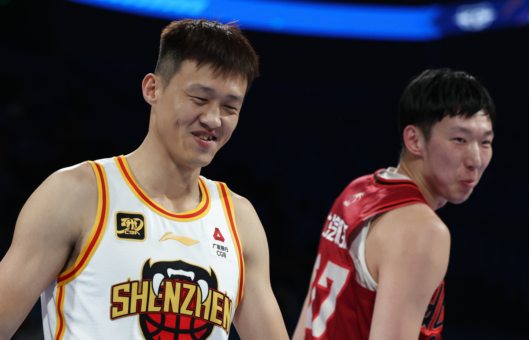 国王完胜广州队，周琦点燃赛场
